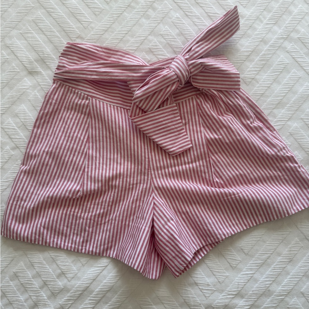 Vineyard Vines Pink and White Striped High Waist Shorts - Size00